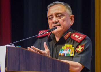 ‘भारतीय सेना को पाकिस्तान को जवाब देने के लिए 24 घंटे-365 दिन तैयार रहना होगा’- CDS चौहान