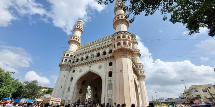 हैदराबाद का यह लोकेशन क्यों बन रहा निवेश का फेवरेट डेस्टिनेशन? जानें क्या हैं बड़ी वजहें