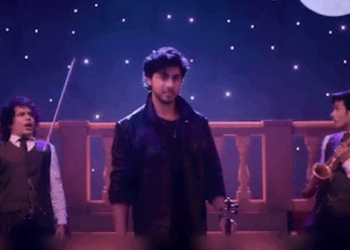 First look of Aryan Khan’s series released, recreated dad’s shahrukh’s iconic dialogue | आर्यन खान की सीरीज का फर्स्ट लुक रिलीज: शाहरुख के आइकॉनिक डायलॉग में आर्यन ने दिया ट्विस्ट, कहा- पिक्चर सालों से बाकी है, लेकिन सीरीज अब शुरू होगी