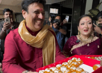 govinda sunita ahuja deny divorce rumours ganesh chaturthi appearance | गणेश चतुर्थी के मौके पर साथ नजर आए गोविंदा-सुनीता: तलाक की खबरों पर पत्नी बोलीं – हमें कोई अलग नहीं कर सकता