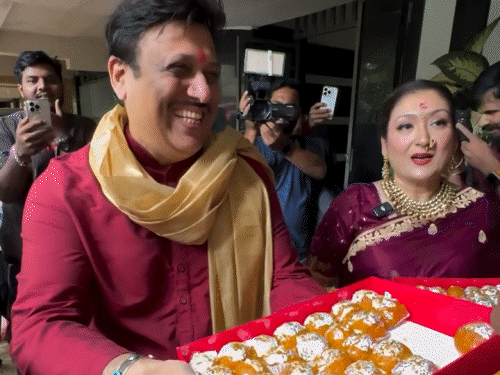 govinda sunita ahuja deny divorce rumours ganesh chaturthi appearance | गणेश चतुर्थी के मौके पर साथ नजर आए गोविंदा-सुनीता: तलाक की खबरों पर पत्नी बोलीं – हमें कोई अलग नहीं कर सकता