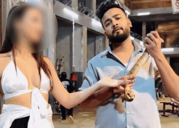 Elvish Yadav Snake Venom Case Petition In Supreme Court Noida Police | UP Government  | एल्विश यादव को सुप्रीम कोर्ट से बड़ी राहत: सांप के जहर से जुड़ी आपराधिक कार्यवाही पर रोक लगाई, यूपी सरकार से जवाब मांगा – Noida (Gautambudh Nagar) News