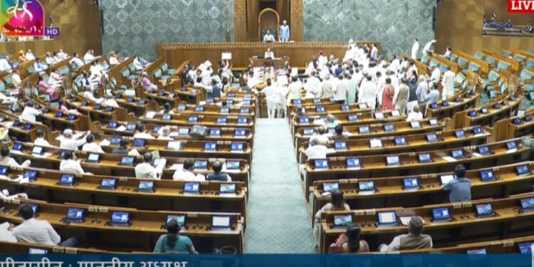 Parliament Session LIVE: संसद के दोनों सदनों में विपक्ष का हंगामा, राज्यसभा 11 अगस्त के लिए स्थगित