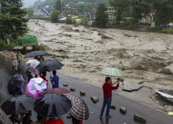 27 अगस्त का मौसमः देश के इन राज्यों में मूसलाधार बारिश की चेतावनी, लद्दाख में सीजन की पहली बर्फबारी