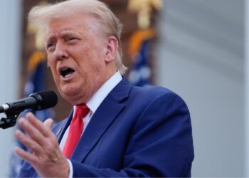 भारत पर अमेरिकी टैरिफ का वार, ट्रंप की अतिरिक्त 25% टैरिफ आज से लागू, जानें किसने क्या कहा?