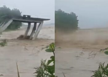 मूसलाधार बारिश और पानी के तेज बहाव में बह गया श्मशान घाट, सामने आया LIVE VIDEO