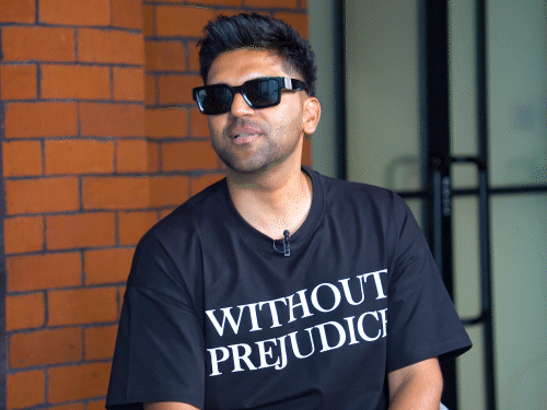 Punjabi-Singer-Guru Randhawa-Summons-issued-Samrala-Court-News| Punjabi-Singer-Song-Sira-Dispute-News | पंजाबी सिंगर गुरु रंधावा को समन जारी: 2 सितंबर को कोर्ट में पेश होने को कहा; एडवोकेट बोले-‘सिरा’ गाने में ‘गुढ़ती’ शब्द का इस्तेमाल अपमानजनक – Ludhiana News