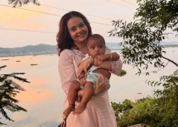 A woman commented on her son’s complexion, Devolina got angry | बेटे के रंग पर महिला ने किया कमेंट, भड़कीं देवोलीना: कहा- खुद को सनातनी कहते हैं, हरकत देखो; पहले भी साइबर सेल में कर चुकी हैं शिकायत