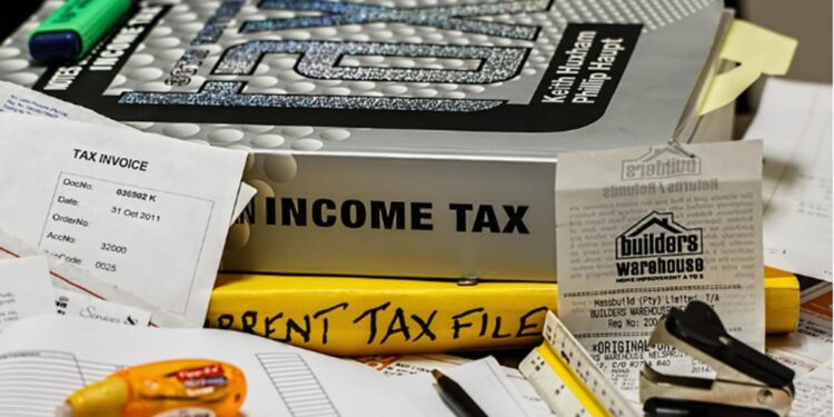 Income Tax Return जल्दी भरने से पहले जानें ये 5 गलतियां, हो सकती है भारी पेनाल्टी!