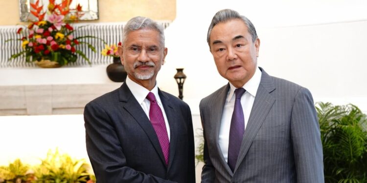 भारत के साथ आया चीन- उर्वरकों, दुर्लभ खनिजों और बोरिंग मशीनों की सप्लाई पर लगे प्रतिबंध हटे