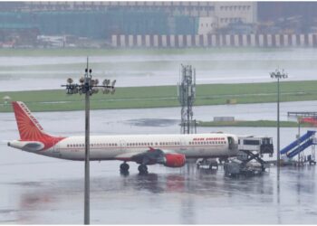 जोधपुर जा रही एयर इंडिया की विमान में आई दिक्कत, वापस मुंबई एयरपोर्ट पर कराना पड़ा लैंड