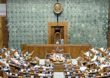 Monsoon Session: भारी हंगामे के बाद लोकसभा की कार्यवाही कल तक के लिए स्थगित, SIR पर छिड़ी बहस