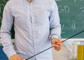 प्रिंसिपल ने छात्र को पीटा और फाड़ दिया कान का पर्दा, अब इन धाराओं में दर्ज हुआ केस