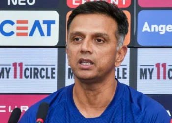 राजस्थान रॉयल्स को लगा बड़ा झटका, राहुल द्रविड़ ने हेड कोच पद से अचानक दिया इस्तीफा