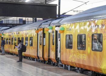 कहीं आपकी सीट के नीचे गांजा तो नहीं? तस्करी के इस नए तरीके ने उड़ाए जांच एजेंसियों के होश, राजधानी ट्रेनों का किया जा रहा इस्तेमाल