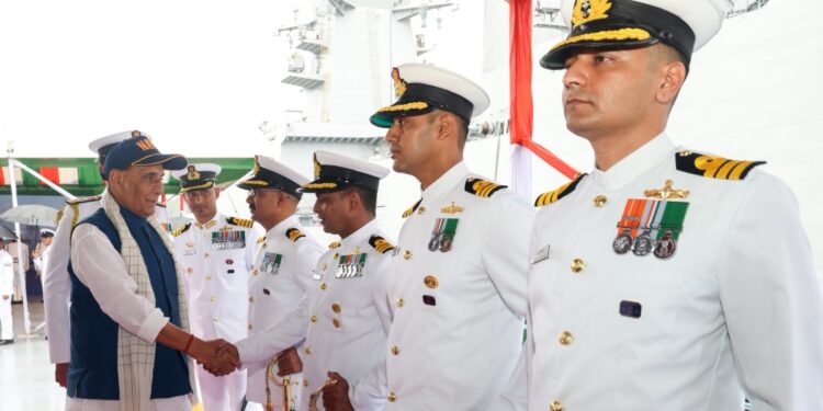 ‘आपने समुद्र पर दौड़ने वाला F-35 बना के दिया’, रक्षा मंत्री राजनाथ सिंह ने नौसेना से कही खास बात