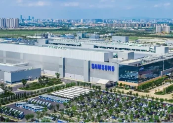 after smartphone and tablets samsung to manufacture made in india laptops in india