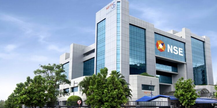 NSE Holidays: कल गणेश चतुर्थी पर शेयर बाजार खुलेंगे या नहीं, किन शहरों में रहेगी बैंकों की छुट्टी