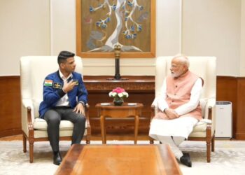 PM मोदी ने अंतरिक्ष यात्री शुभांशु शुक्ला से मुलाकात की, सामने आया VIDEO