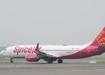 SpiceJet की फ्लाइट की हुई इमरजेंसी लैंडिंग, 4 बच्चों समेत 205 यात्री थे सवार
