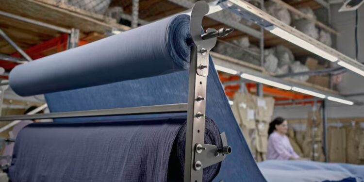 भारतीय वस्तुओं पर अमेरिका का प्रभावी टैरिफ 2.4% से बढ़कर 20.7% हुआ, जानें प्रभाव को लेकर क्या बोलीं दिग्गज कंपनियां