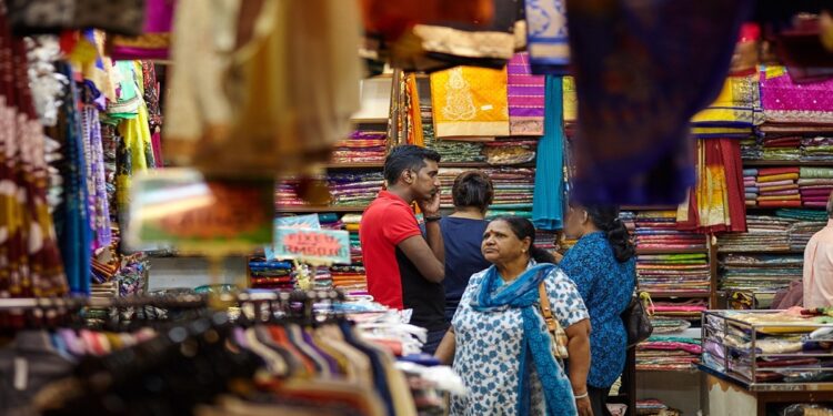 अमेरिका के 50% टैरिफ के बीच भारत कपड़ा निर्यात बढ़ाने के लिए 40 देशों में चलाएगा खास अभियान, जानें स्ट्रैटेजी