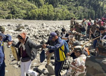 उत्तरकाशी के धराली और हर्षिल में चौथे दिन भी रेस्क्यू ऑपरेशन जारी, सीएम धामी खुद कर रहे निगरानी