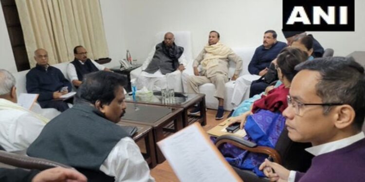 उपराष्ट्रपति चुनाव: कौन होगा विपक्ष का उम्मीदवार? चर्चा में हैं तीन नाम, आज बैठक में लग सकती है मुहर