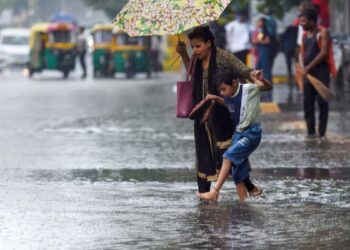 Weather Updates: कहां-कहां होगी बारिश? जानिए दिल्ली-NCR, UP-बिहार और उत्तराखंड के मौसम का ताजा हाल