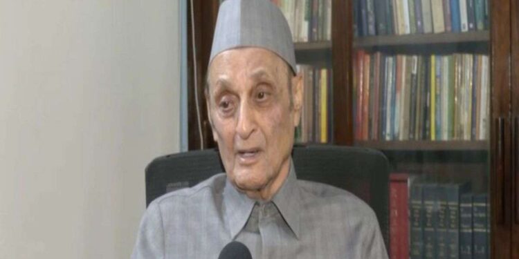 पीएम मोदी की मां को गाली देने वाले के खिलाफ हो कड़ा एक्शन, जम्मू-कश्मीर के सीनियर नेता कर्ण सिंह की मांग