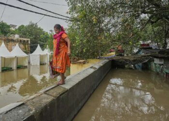 दिल्ली-NCR में आज भी बारिश से राहत नहीं, कई जगहों पर अलर्ट; जानें अन्य राज्यों का हाल