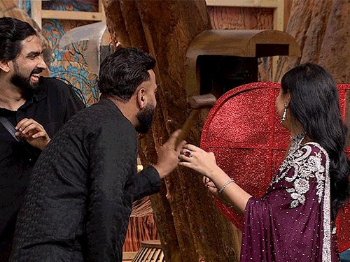 Amaal Malik sings a romantic song for Tanya Mittal | अमाल मलिक ने तान्या मित्तल के लिए गाया रोमांटिक गाना: बोले- ‘मैं तुमसे इश्क करने की इजाजत…’, शरमा गईं इंफ्लुएंसर