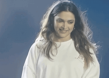 Deepika Padukone outshines Shah Rukh, Salman and Aamir | शाहरुख, सलमान और आमिर पर भारी पड़ी दीपिका पादुकोण: पॉपुलैरिटी के मामले में तीनों खान को पीछे छोड़ा, IMDb लिस्ट में बनीं सबसे पॉपुलर स्टार