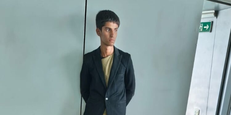 विमान के लैंडिंग गियर में छिपकर काबुल से दिल्ली पहुंचे बच्चे की पहली तस्वीर आई सामने