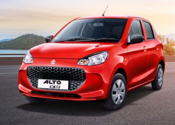 GST में कटौती का बड़ा असर, शोरूम में टूट पड़ी ग्राहकों की भीड़, मारुति-हुंडई ने बना दिया नया रिकॉर्ड