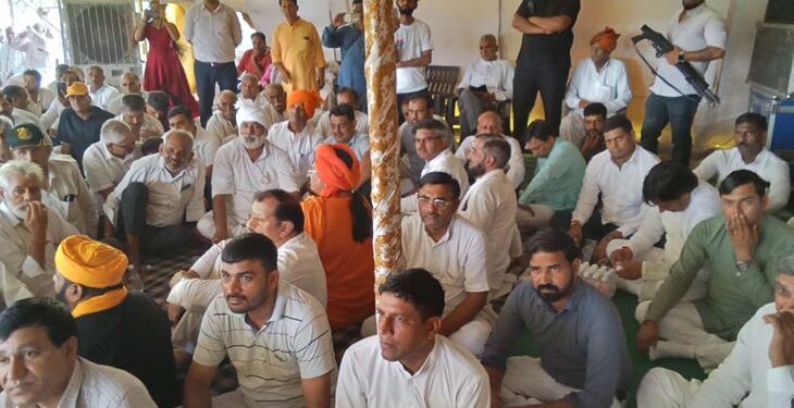 gurugram-ahir-samaj-mahapanchayat-demand-rename-120-bahadur-film | फिल्म 120 बहादुर को लेकर गुरुग्राम में महापंचायत: अहीर समाज ने टाइटल बदलने की मांग की, 120 वीर अहीर’ रखने पर जोर – gurugram News