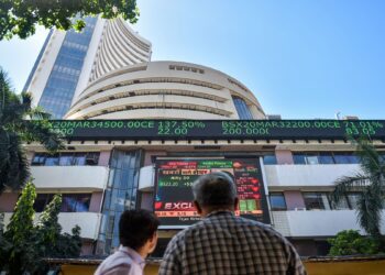 घरेलू शेयर बाजार में बढ़त, सेंसेक्स 81,820 के करीब, निफ्टी भी हरे निशान में, इन स्टॉक्स में हलचल