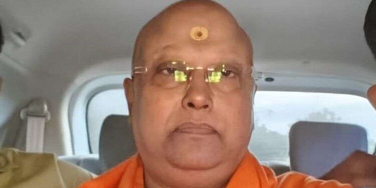 फर्जीवाड़े का मास्टर है चैतन्यानंद सरस्वती, 2 पासपोर्ट, फर्जी विजिटिंग कार्ड और 40 करोड़ के घपले का हुआ पर्दाफाश