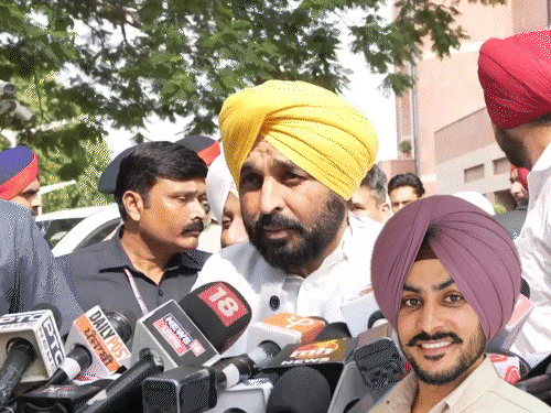 Punjabi singer Rajveer Jawanda remains critical medical condition update | पंजाबी सिंगर राजवीर जवंदा अब भी वेंटिलेटर पर: हालत नाजुक, CM मान ने हाल जाना, परिवार से बात की; पिंजौर में हुआ था बाइक हादसा – Punjab News