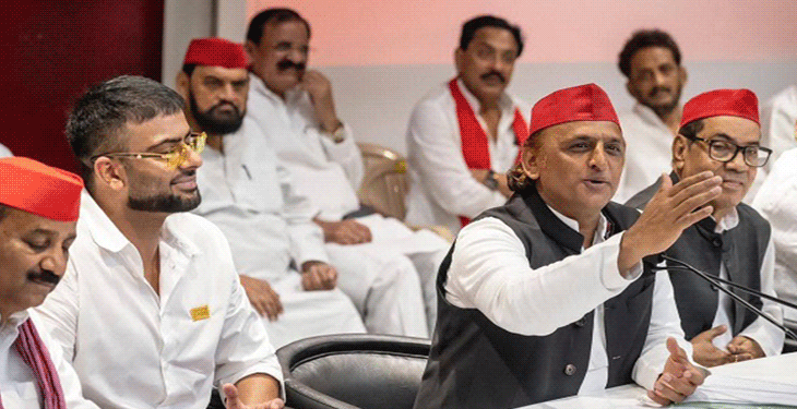 Punjabi-Singer-Mankirt-Aulakh-Honored-Former-CM-Uttar-Pradesh-Akhilash-Yadav-News | पंजाबी सिंगर मनकीरत को अखिलेश यादव ने किया सम्मानित: बोले-सिख समाज ने देश-विदेश में पहचान बनाई, बाढ़ पीड़ितों को राहत नहीं दे सकी केंद्र सरकार – Ludhiana News