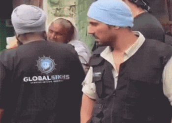 Punjab Floods: Bollywood and Punjabi Celebrities Join Relief Efforts | डूबते पंजाब की मदद में उतरे बॉलीवुड-पॉलीवुड स्टार: सलमान खान ने नांवें भेजी, अक्षय कुमार ने 5 करोड़ दिए; रणदीप हुड्डा खुद जा रहे गांव-गांव – Amritsar News