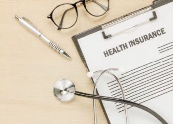 हेल्थ इंश्योरेंस खरीदते समय इन कंपनियों का नाम याद रखें, बीमा लोकपाल को मिलीं सबसे ज्यादा शिकायतें