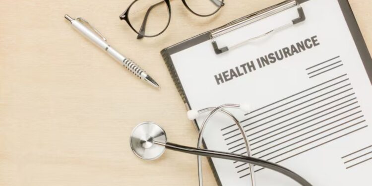 हेल्थ इंश्योरेंस खरीदते समय इन कंपनियों का नाम याद रखें, बीमा लोकपाल को मिलीं सबसे ज्यादा शिकायतें