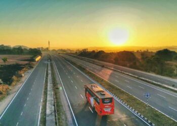 हाईवे प्रोजेक्ट्स के लिए सिर्फ अनुभवी ठेकेदार ही लगा पाएंगे बोली, NHAI ने सख्त किए टेंडर दस्तावेज के प्रावधान