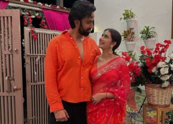 Rajeev Sen shared photos with ex-wife Charu asopa | राजीव सेन ने एक्स वाइफ चारू संग फोटोज शेयर कीं: एक-दूसरे को प्यार से निहारते नजर आए; 2023 में हुआ था तलाक