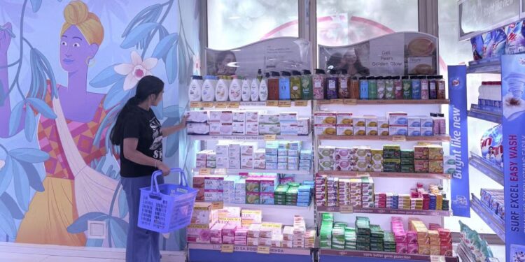 लाइफबॉय, लक्स, क्लिनिक प्लस, डव पर कितनी होगी बचत- हिंदुस्तान यूनिलीवर ने नए जीएसटी के हिसाब से घटाए दाम