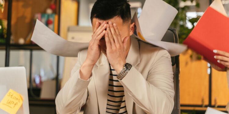 काम के बदले भत्ता मांगने पर HR टीम ने की मारपीट, पूर्व कर्मचारी ने कंपनी पर लगाया आरोप