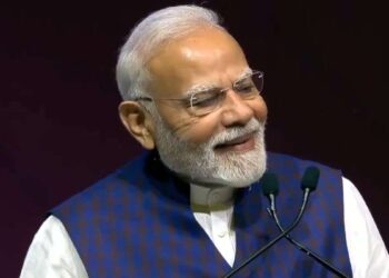 जापान और चीन की यात्रा से लौटे PM मोदी ने जब मंच पर किया मजाक, सामने आया VIDEO