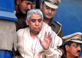 सतलोक आश्रम के प्रमुख रामपाल को मिली बड़ी राहत, अनुयायियों की मौत के मामले में उम्रकैद की सजा निलंबित