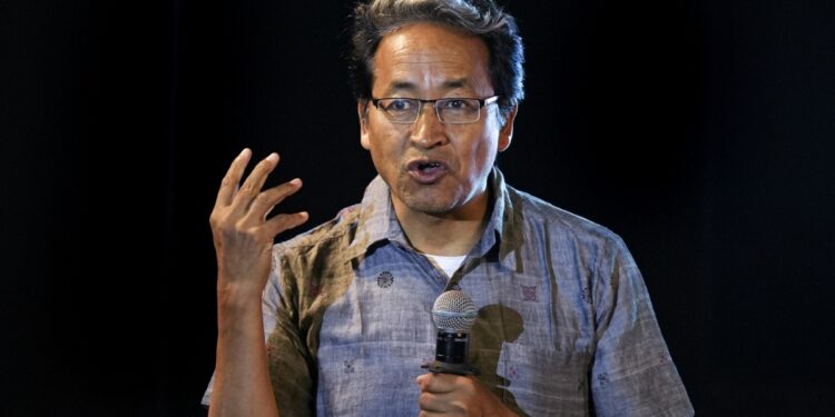 लेह हिंसा: सोनम वांगचुक की बढ़ सकती हैं मुश्किलें, CBI कर रही FCRA उल्लंघन की जांच